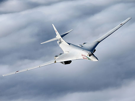 «Белый лебедь» прорывает ПРО: Ту-160 наносит удар из космоса