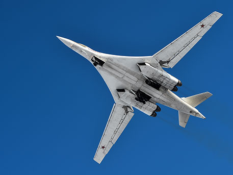 «Белый лебедь» прорывает ПРО: Ту-160 наносит удар из космоса