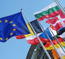 Европарламент потребовал от Польши отменить антипедофильский закон