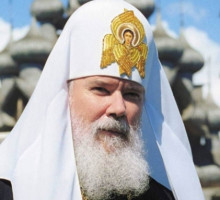 Научный тренд в политике РПЦ: патриарх Кирилл встретился с роботом Федором, созданным для работы в космосе