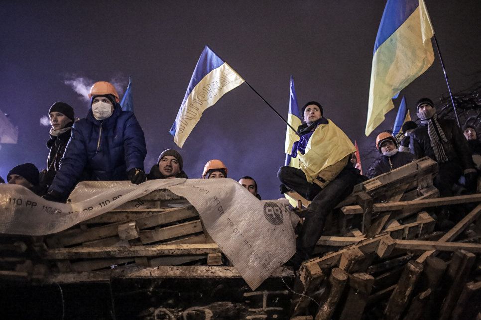 Сторонники евроинтеграции на баррикадах на площади Независимости в Киеве