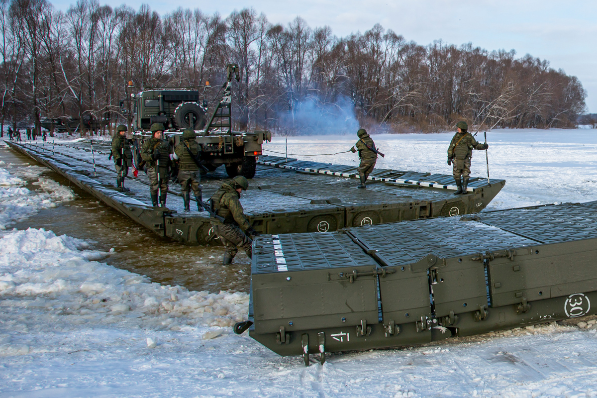 понтонный мост военный