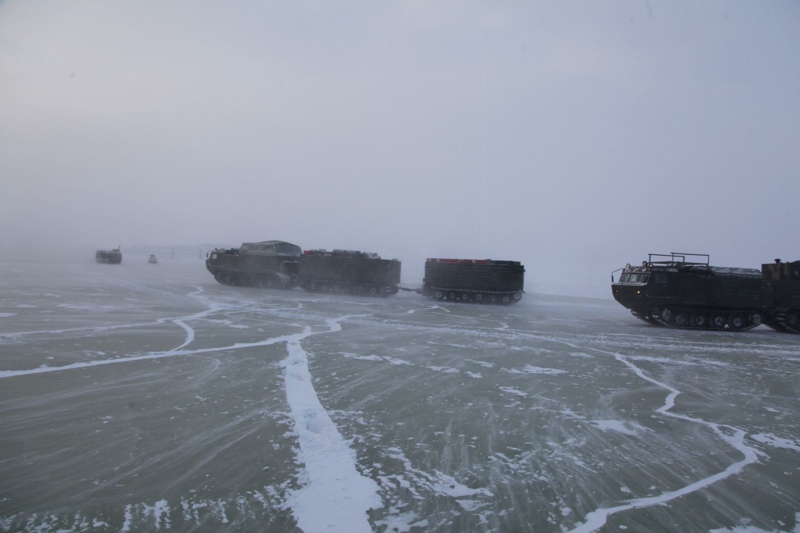 Минобороны РФ проводит испытания военной техники в условиях Арктики
