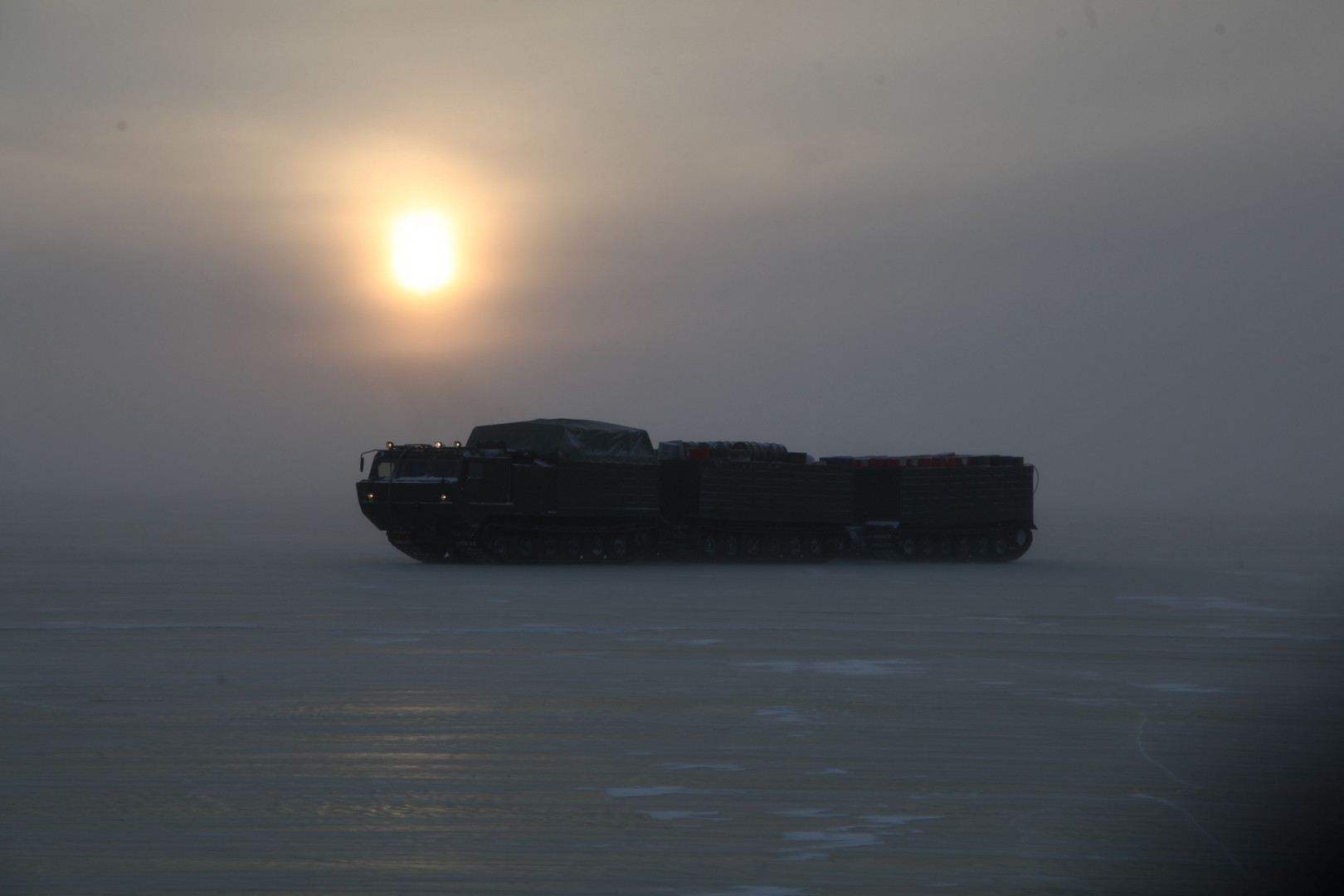 Минобороны РФ проводит испытания военной техники в условиях Арктики
