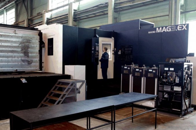 Пятикоординатный фрезерный станок производства компании Makino MAG3.EX