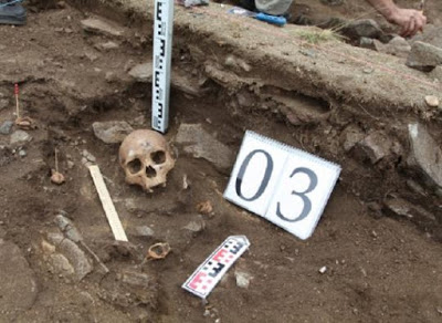 На берегу Малого моря обнаружено множество человеческих скелетов