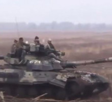 Россия отправляет в Арктику обновленные танки Т-80