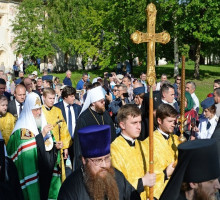 "РПЦ требует собственность за то, что освящает «божиим» авторитетом правящий класс"