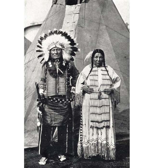 Девочки у разных коренных народов Пожилые пары складывались проще, чем молодые.Америки традиционно участвовали в большом количестве обрядов.