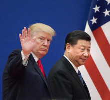 США ввели пошлины на половину китайского импорта