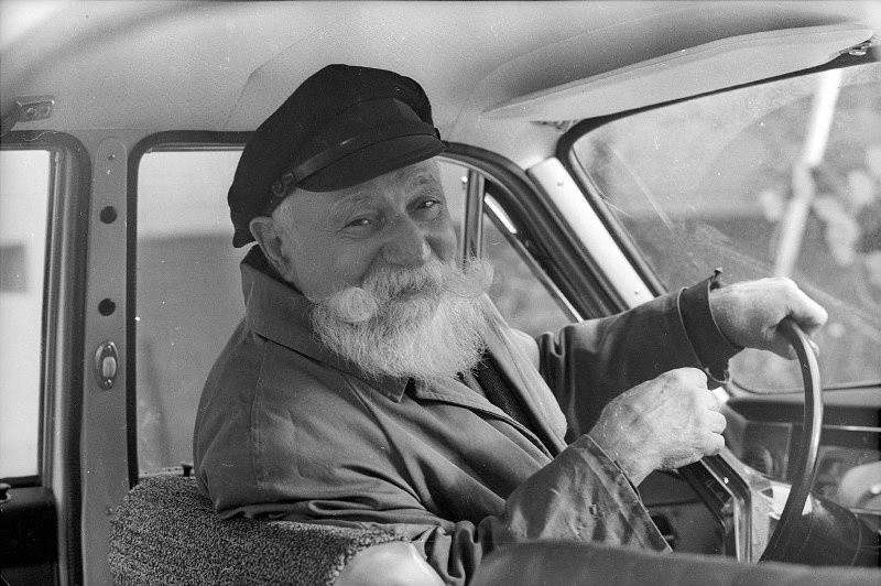 Старейший московский таксист, 1970-е.