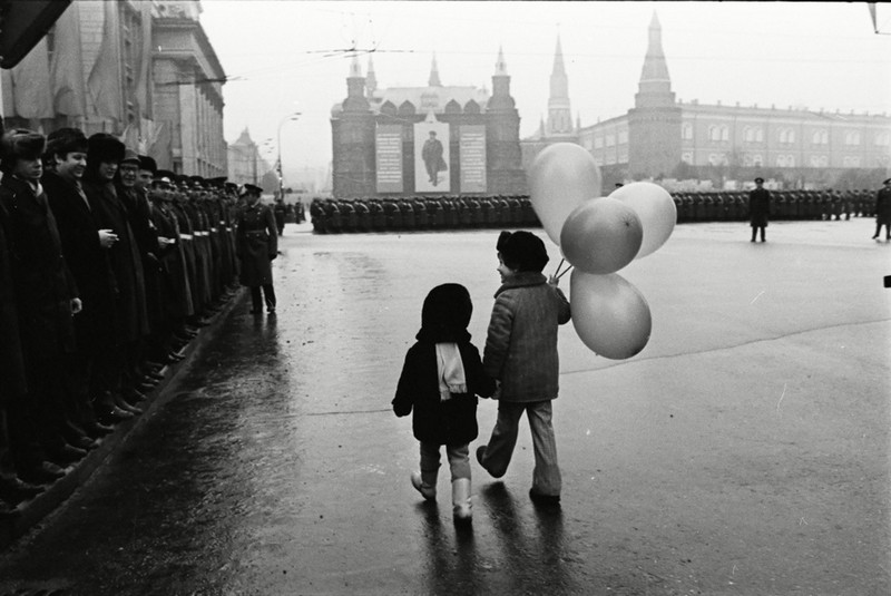 Торжества на Красной площади в Москве в честь очередной годовщины Великой Октябрьской социалистической революции, 1970-е.