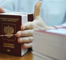 Помощник Путина объяснил решение о выдаче паспортов жителям Донбасса