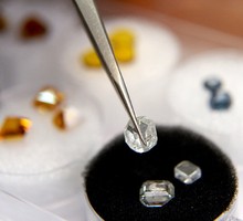 Новосибирские учёные синтезировали алмазы для квантовых компьютеров