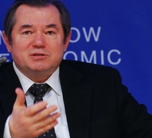 Сергей Лавров заявил о необходимости отходить от использования доллара