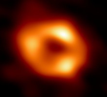 Фотография сверхмассивной чёрной дыры в центре Млечного Пути