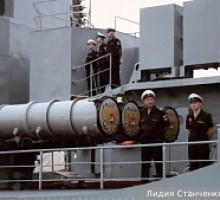 Авиация Черноморского флота РФ вынудила американский эсминец отойти в нейтральные воды