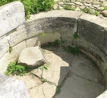 Древние неразграбленные гробницы обнаружили рядом с Красной Поляной