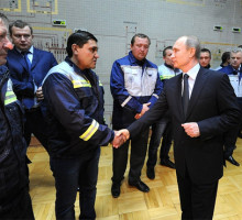 Президент запустил первую очередь энергомоста в Крым