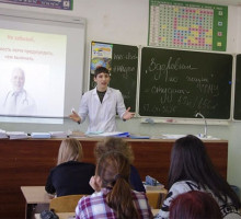 Уроки русофобии: подмосковная школа запретила флаг России