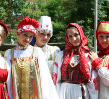 Фестиваль театра и кино "В кругу семьи" открылся на берегу Байкала