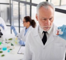 Британские фирмы хотят имплантировать микрочипы в сотрудников