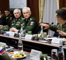 Чужой среди чужих