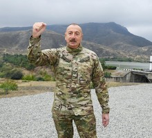 «Шансы, отличны от нуля»: эксперты спорят, отменит ли Трамп санкции