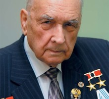 С голыми руками бежали на пулемёты