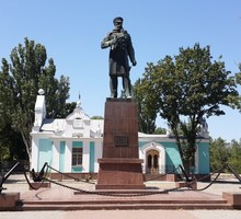 Сеть о выходке российского телеканала в США: «Реклама RT в трёх кварталах от Белого дома. Умно»