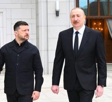 Зеленский и Алиев обсудили войну на Каспии. С кем или против кого?