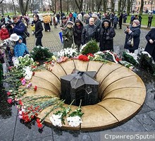 У русских Прибалтики отбирают последний символ Победы