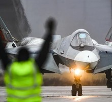 Двухместный прототип истребителя Су-57 впервые поднялся в небо