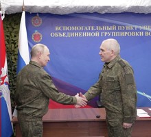 Президент посетил вспомогательный пункт управления Объединённой группировки войск