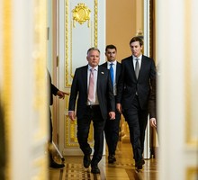 Двурушничество по-американски