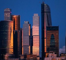 ГРОБОВЩИКАМ НЕ ДОВЕРЯЮТ КОЛЫБЕЛЕЙ...